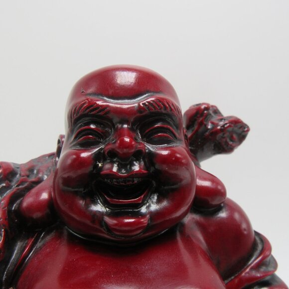 Vintage Traveling Laughing Buddha resin 'cinnabar' figurine - 5 1/2" - Picture 7 of 8